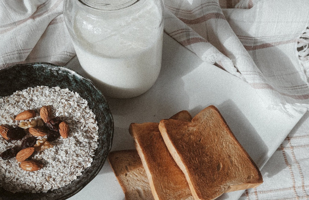 9 Tasty & Nutritious Dairy-Free Milks